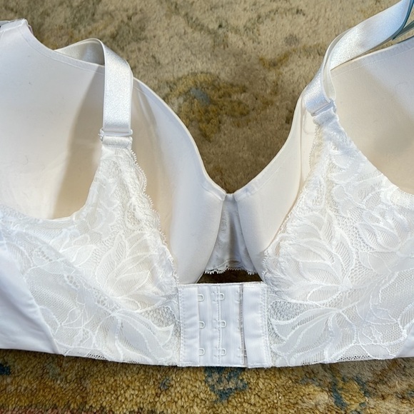 NWT,Bali,42D, Soft Bra, Superior Support, Beautiful Lace Back w/Convertible Back - Picture 4 of 5